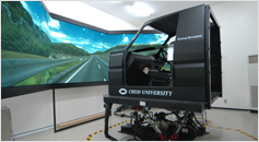 中央大学 舗装構造評価用 トラックドライビングシミュレータ